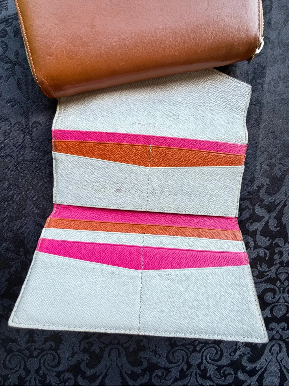 Lot of 2 Women’s Wallets Michael Kors Jet Set & BOSI Leather Zip Around Wallet